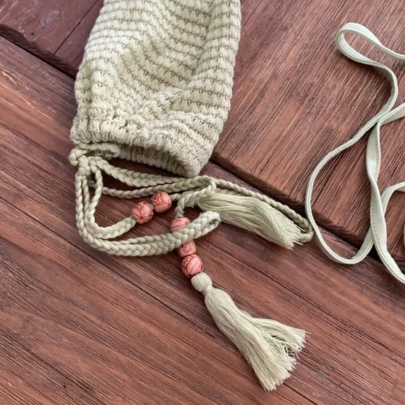 Long Sleeve Summer Green Crop Top with Ties - Picture 4 of 9